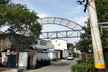 东平防疫站家属院两室两厅可分期简单装修出售